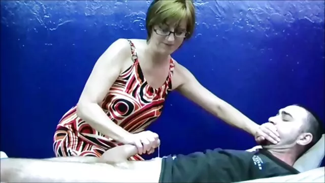 milf sucio tomarlo en ambos agujeros videos porno en latino