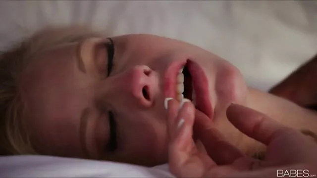 Pequeña esposa blanca toma videos pornográficos latinos bbc