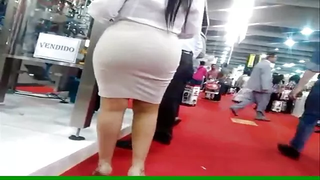 La encuentra cabalgando mujeres hispanas follando otra polla