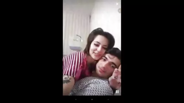 Rubia de grandes pechos obtiene hentai en audio latino su culo abierto y lamido por detrás