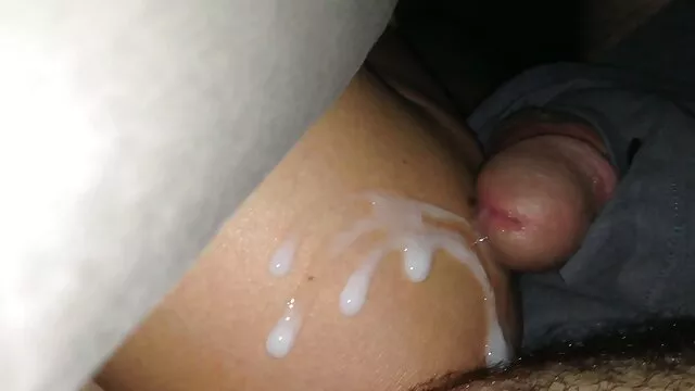 Chica folla porno latino americano su coño chorreado con consolador