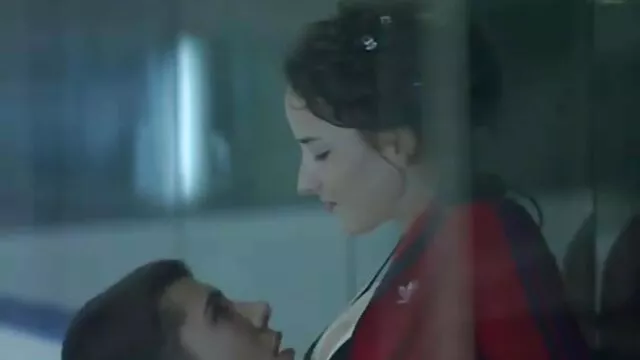 El primer gangbang de Clara - Doble anal pormo latino ((FYFF))