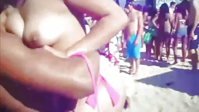 TrickySpa Voyeur Cam: Cheerleader Deep Throats videos de porno español latino slick masajista