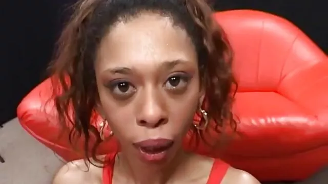 Pequeña pelirroja obtiene su coño lamido y follado videos caseros latinos